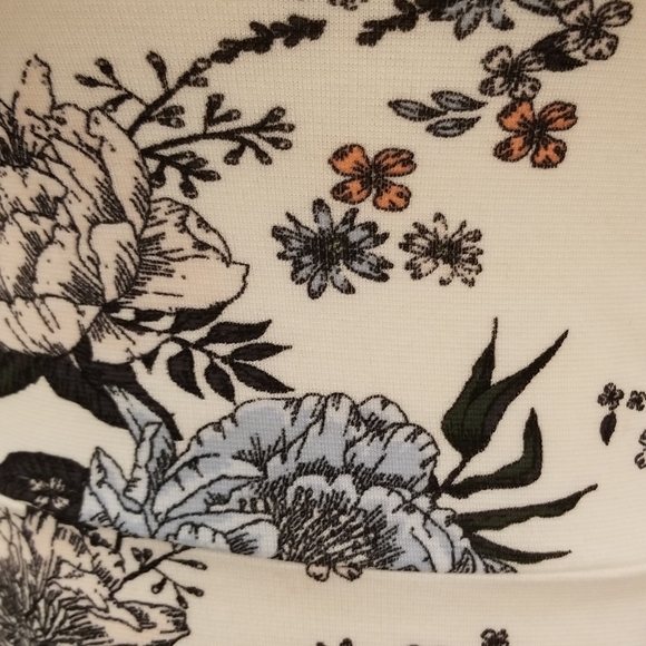 White with pink and blue flowers dress - Picture 3 of 4